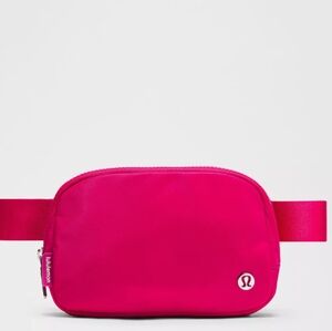 NWT Lululemon Everywhere Belt Bag